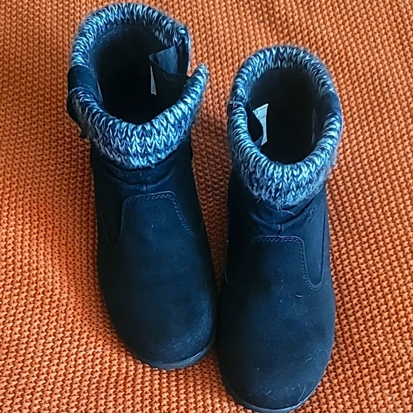 Khombu Water Resistant Laura All Weather Bootie - Picture 1 of 4